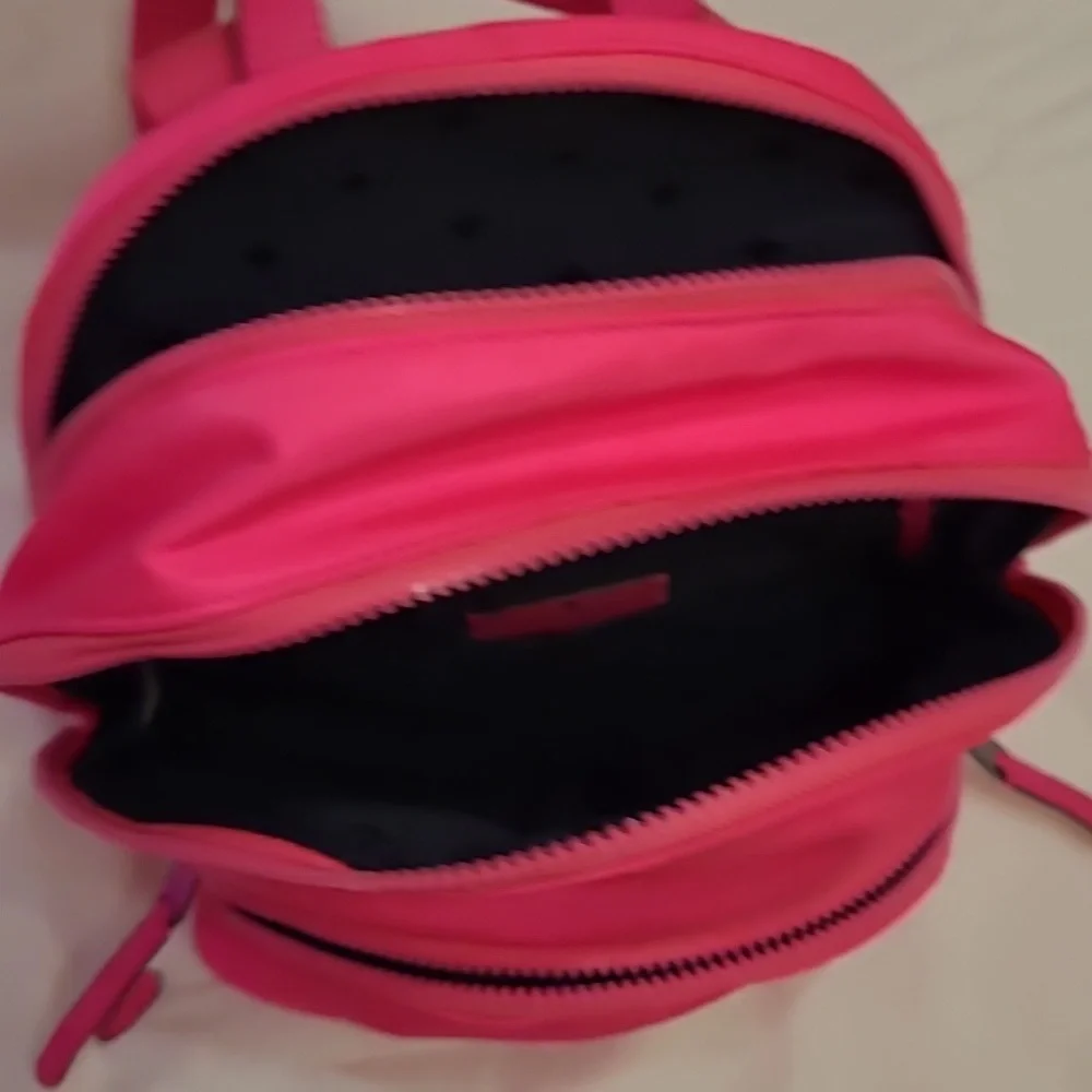 Backpack - Picture 7 of 8